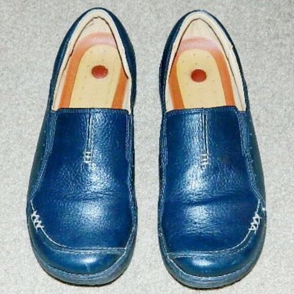 Women's CLARKS Structured Loafers Size 8 Medium Navy Blue Leather Slip-Ons - Picture 3 of 12